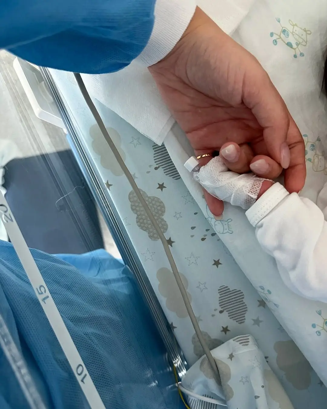 Com apenas 15 dias de vida, filho de Patrícia Palhares é internado: "Medo e incerteza"