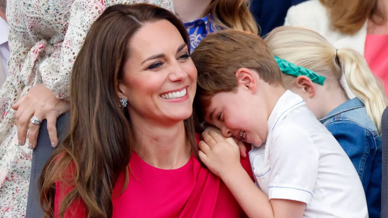 Kate Middleton com o príncipe Louis