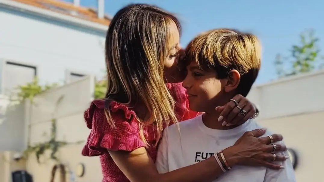 Mariana Patrocínio responde a críticas, depois de expor rotina do filho que tem doença autoimune