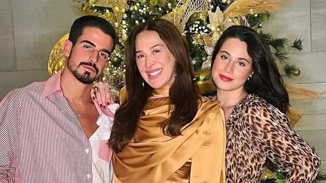 Claudia Raia com os dois filhos, Enzo Celulari e Sophia Raia