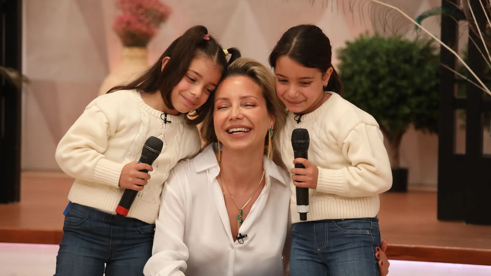 Luciana Abreu, Amoor e Valentine