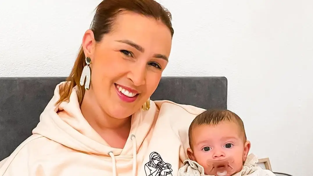 Inês Margarida Martins com a filha Elisa