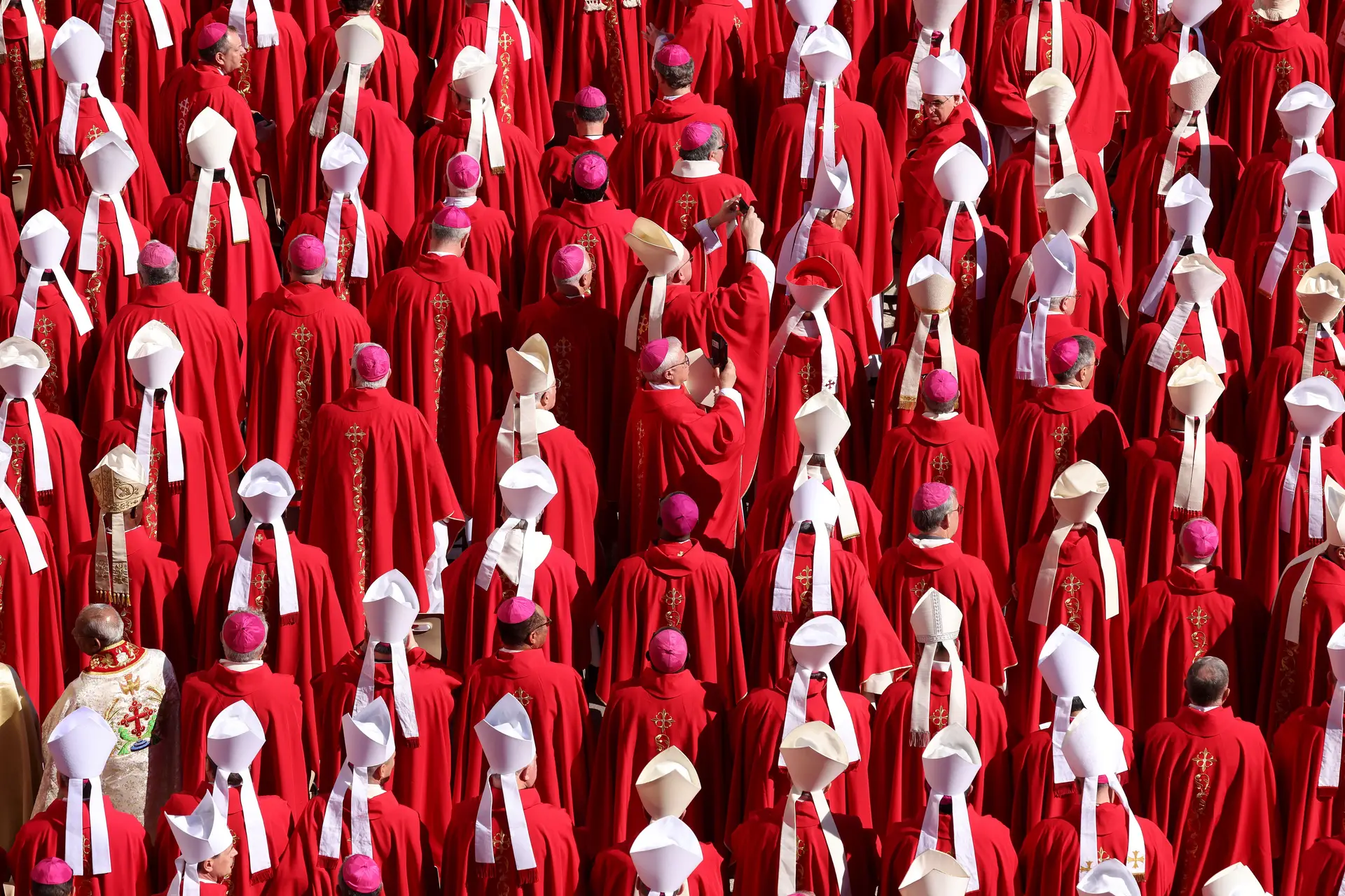 Funeral do Papa reúne rostos de todo o mundo — Veja as imagens 