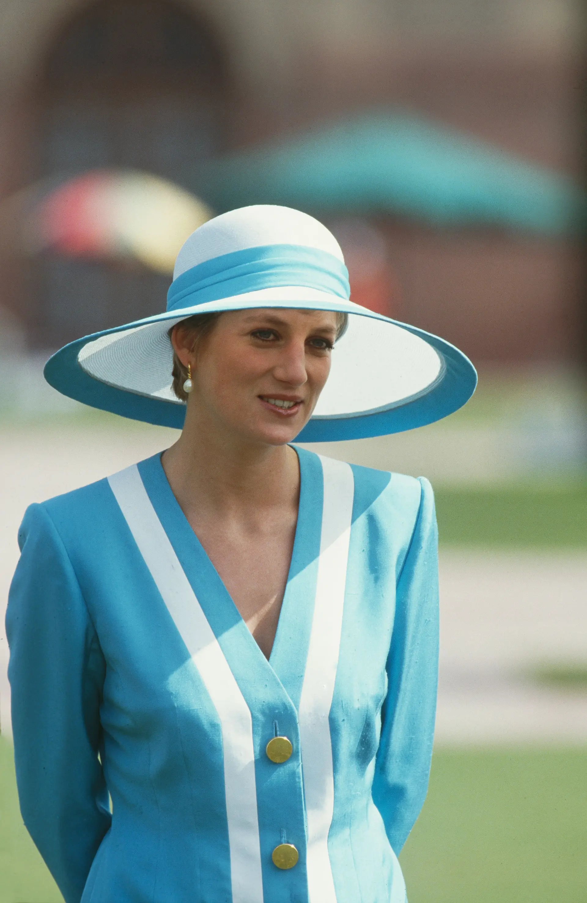 Toda turquesa! Kate Middleton encanta com look inspirado num dos visuais mais icónicos da princesa Diana