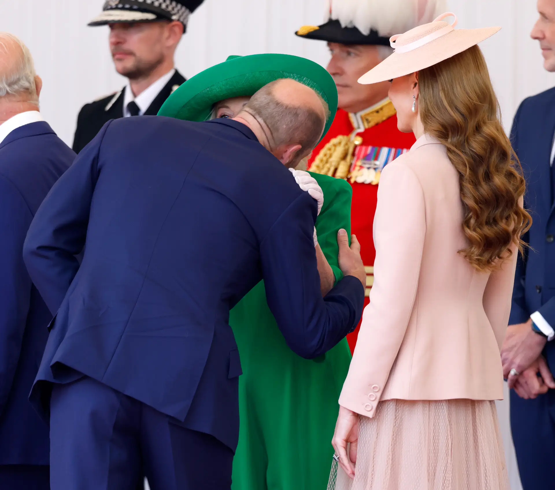 O beijo de William a Camilla que não passou despercebido - Veja as imagens