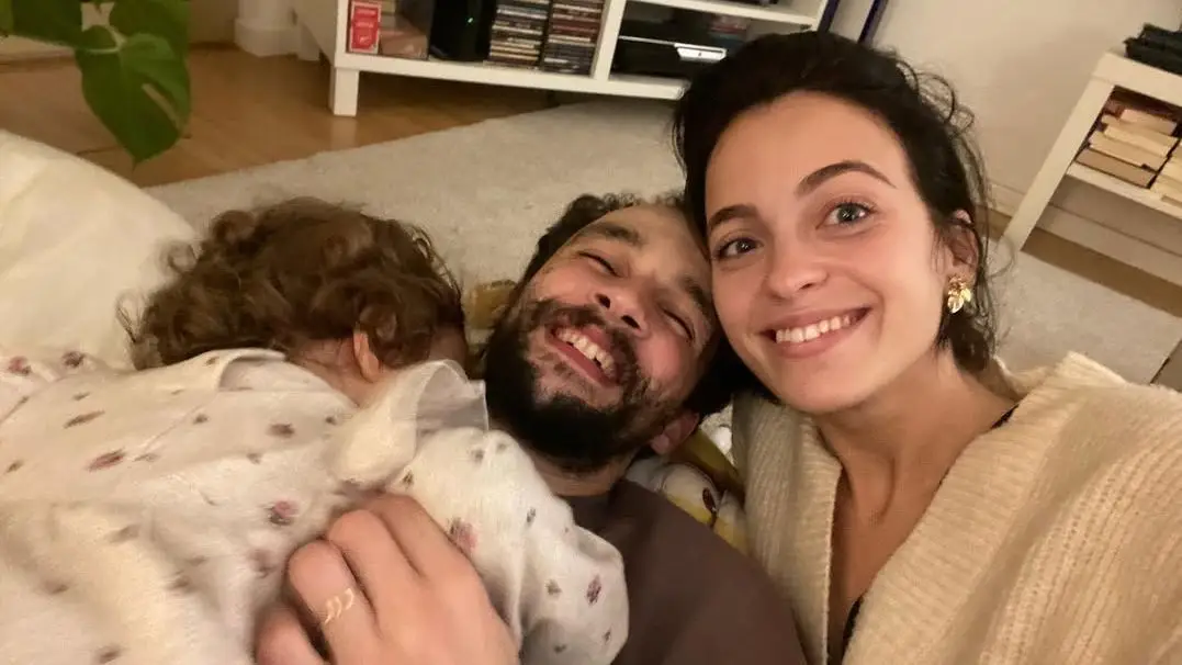 Bruna Santos Quintas e Guilherme Moura com a filha, Matilda