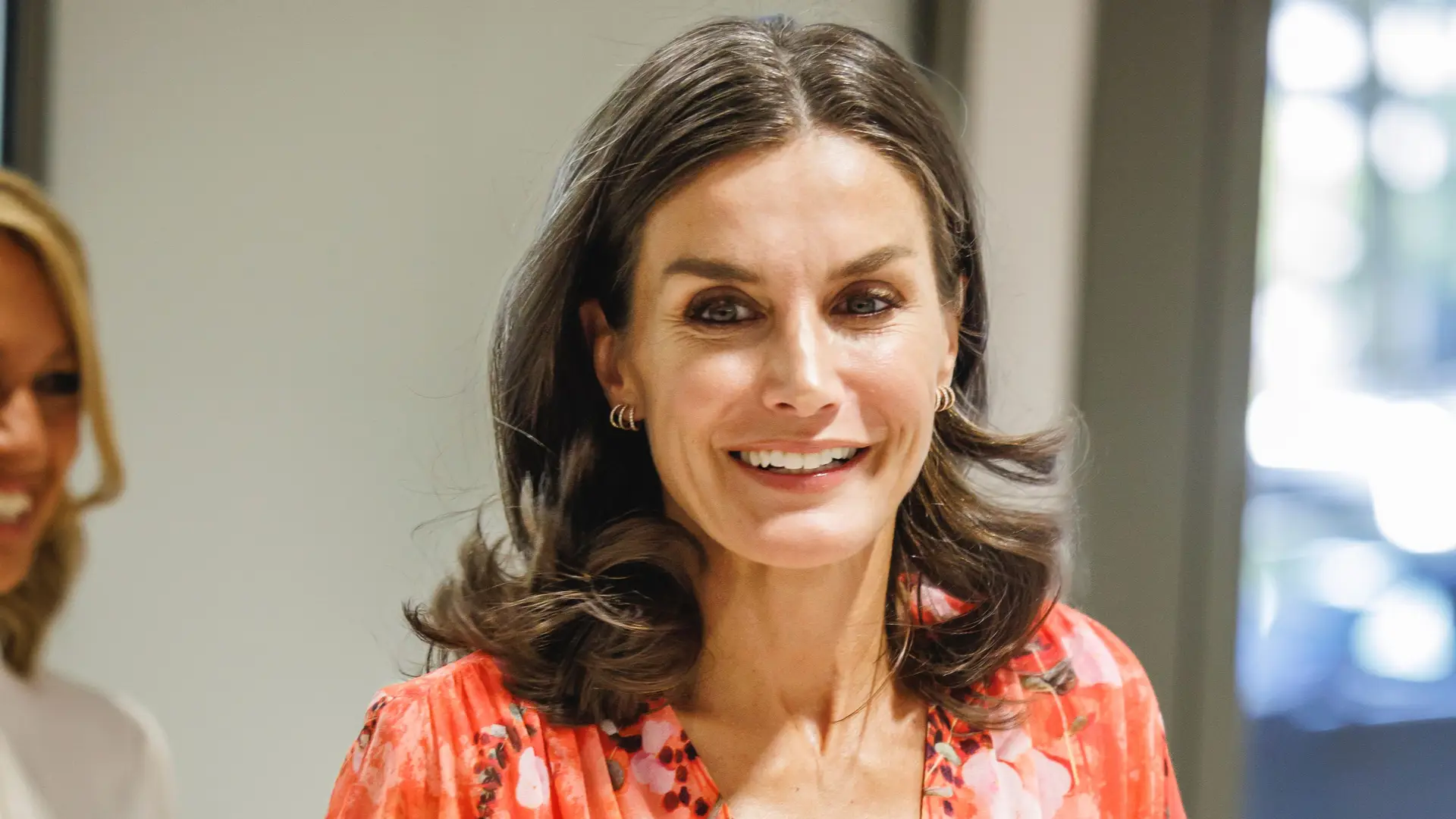 Estilo real! Letizia repete vestido de 2018 e mostra como pode estar sempre elegante