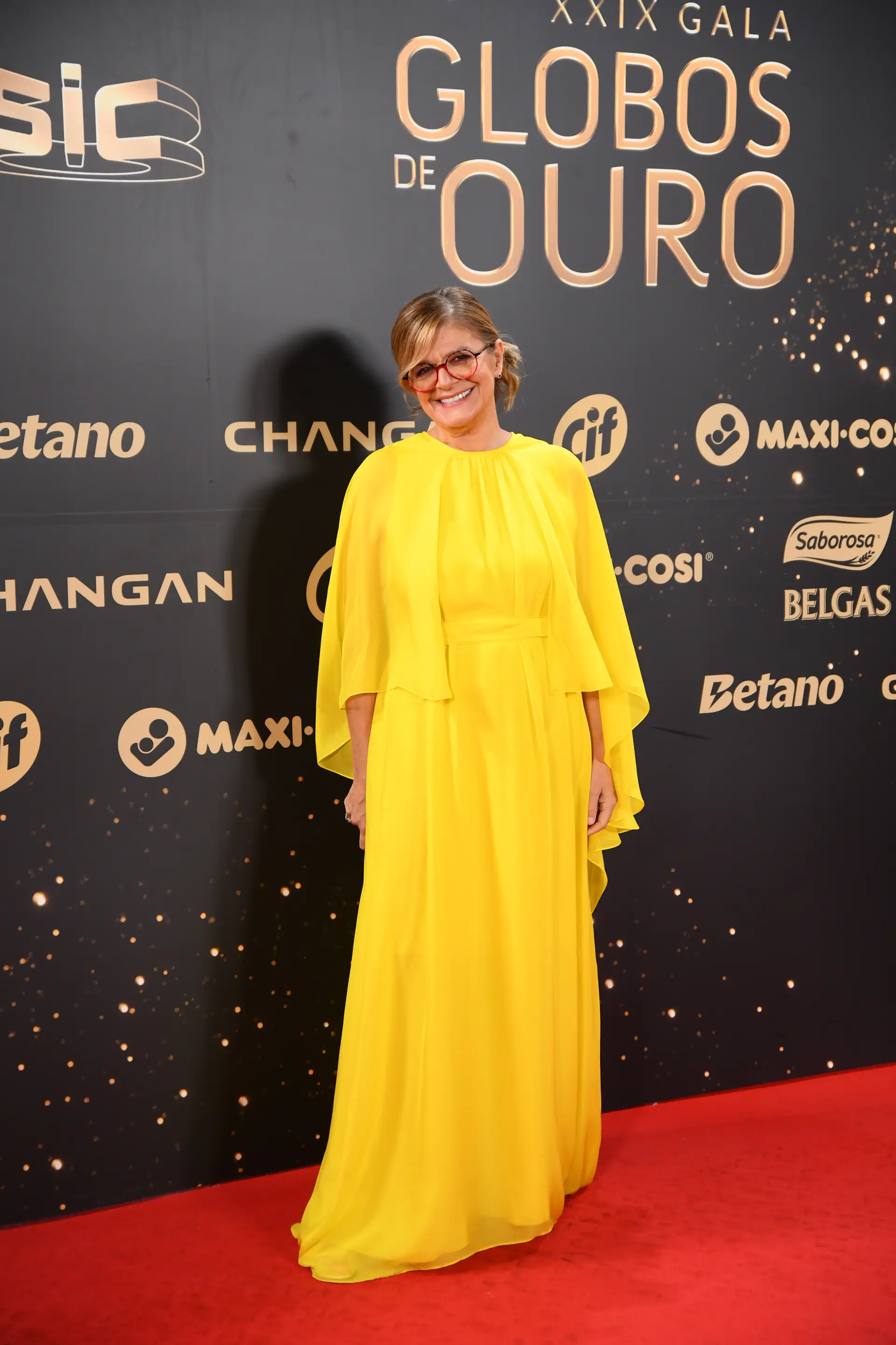 Preto, branco... mas estes rostos coincidiram no amarelo esverdeado para os seus 'looks'