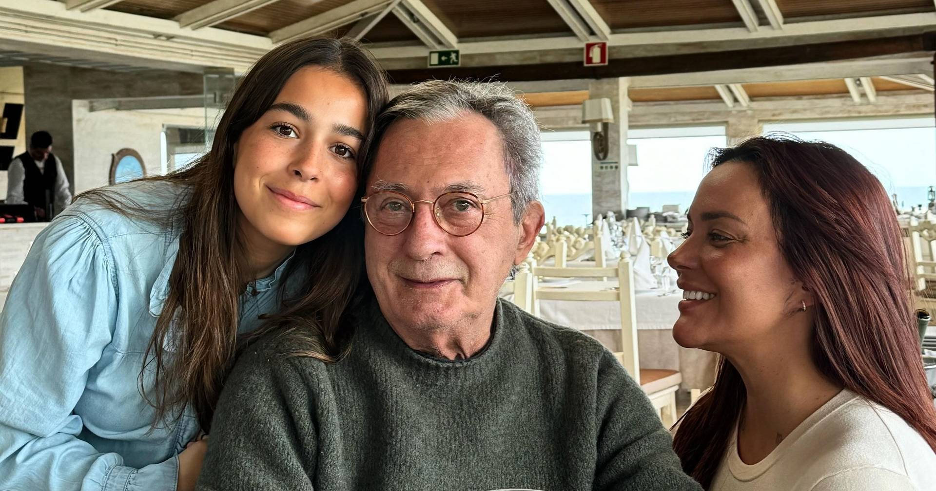 Há vÃdeo! Aos 83 anos, Carlos Cruz eterniza amor pelas filhas com tatuagem - Fama Show