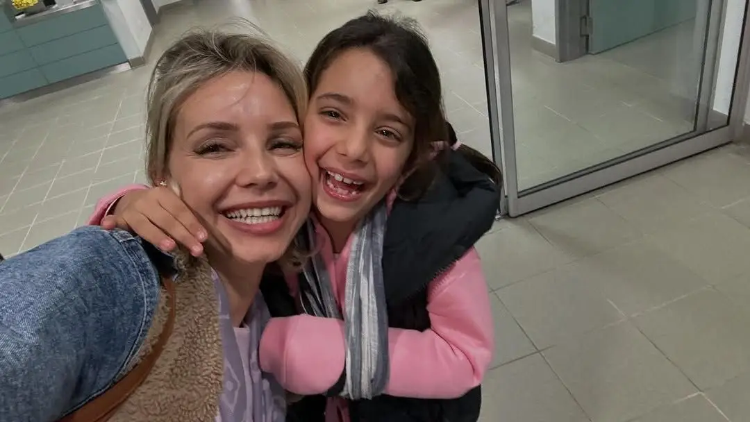 Luciana Abreu mostra-se com a filha no hospital: "Entrada triunfal na urgência da pediatria" - Fama Show