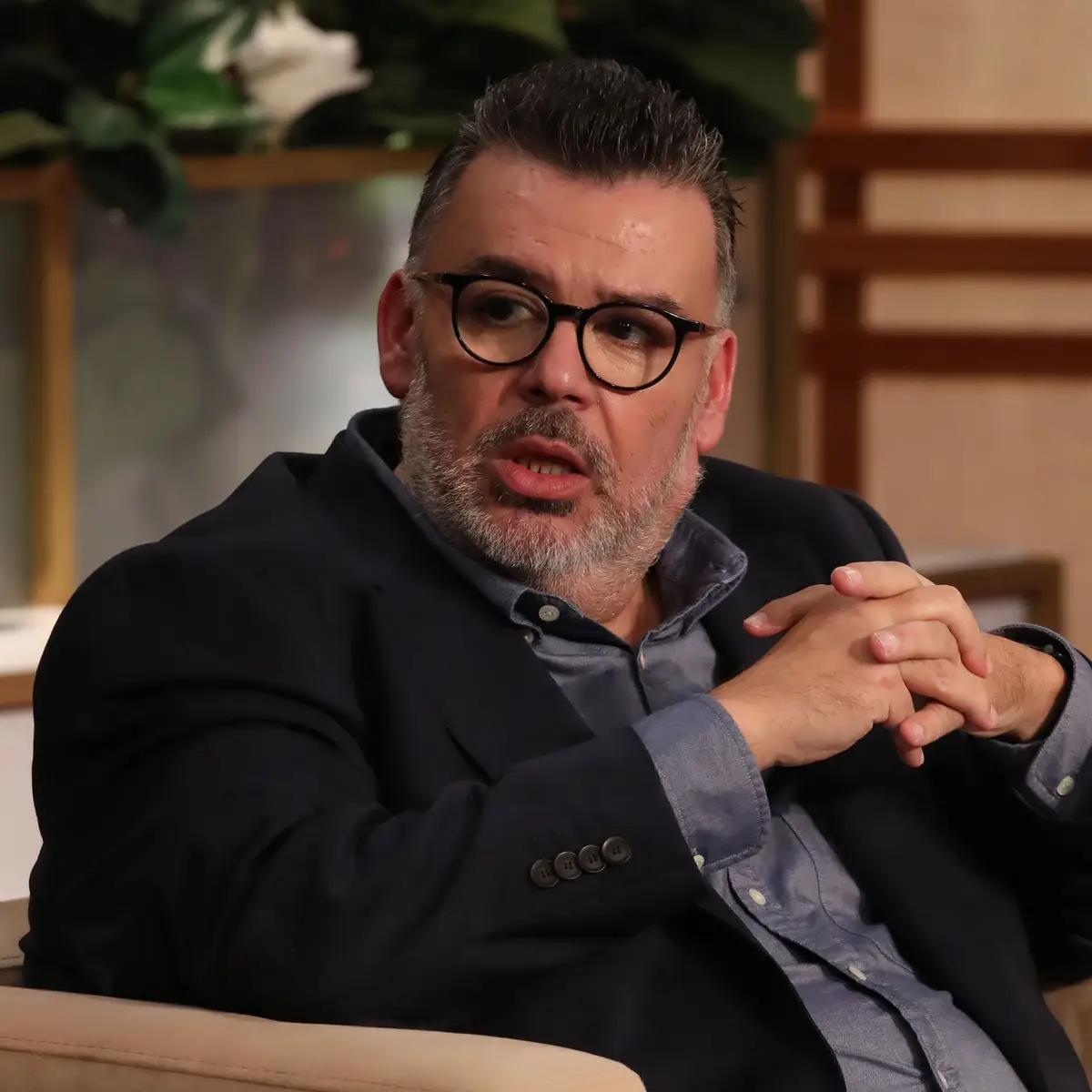 Afastado devido a problema de saúde, Nuno Azinheira é confortado: "Rezo por ti" - Fama Show