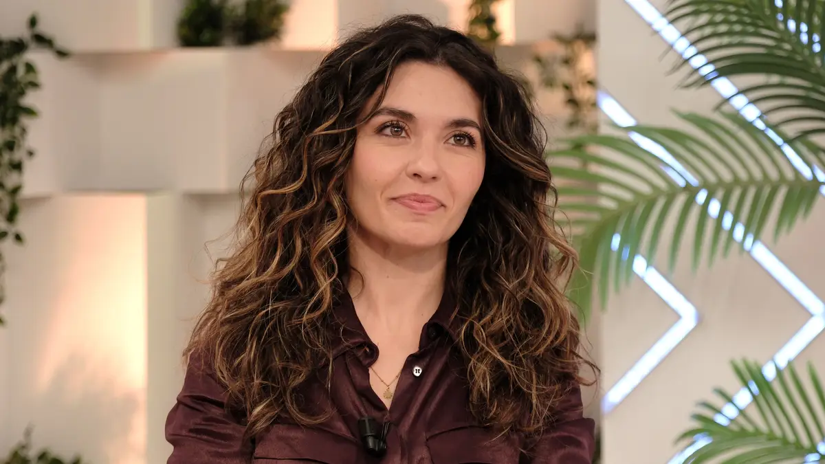 Estás grávida?" - Foto de Sara Barradas dá que falar e atriz é 'obrigada' a  fazer esclarecimento - Fama Show