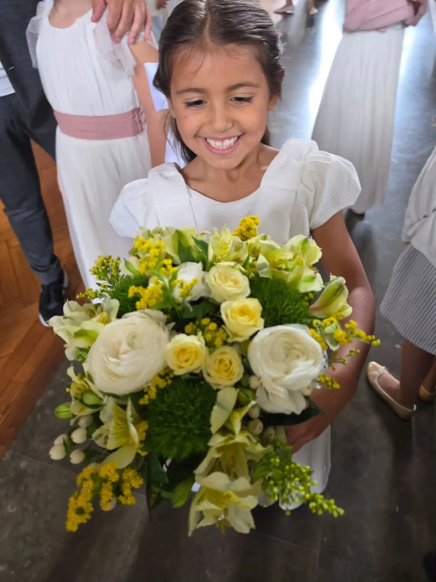 "Família linda" - Imagens da Primeira Comunhão da filha de Carolina Patrocínio enternecem fãs