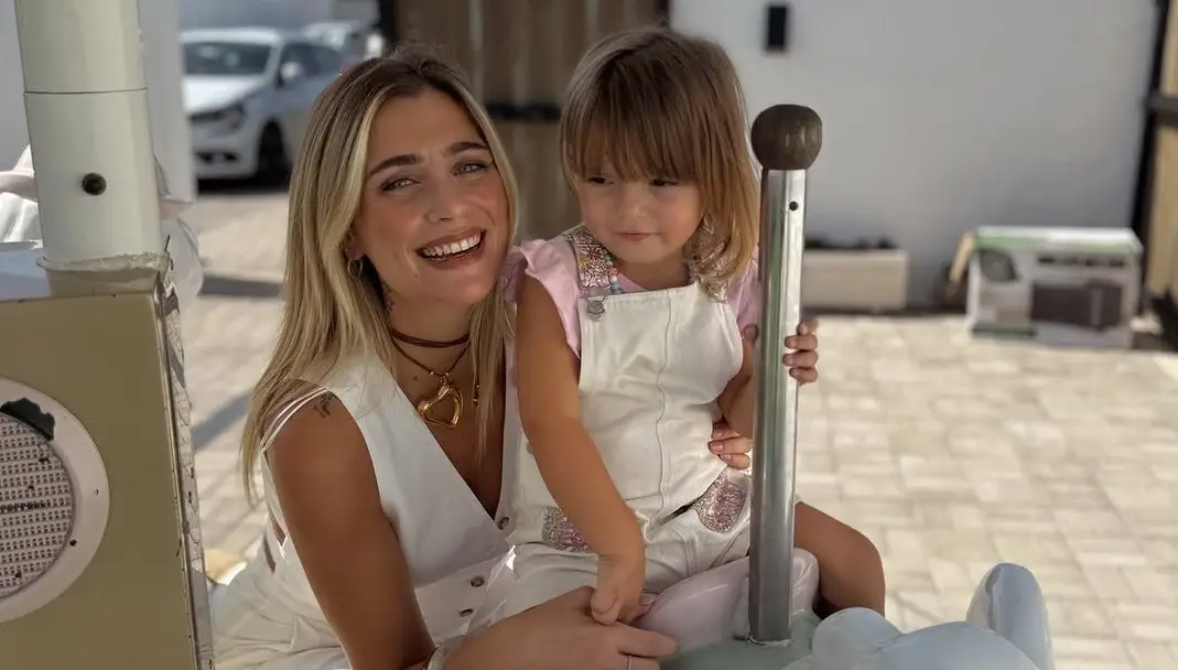 "O que é que tu achas que é o amor?" - Resposta da filha deixou Carolina  Pinto embevecida