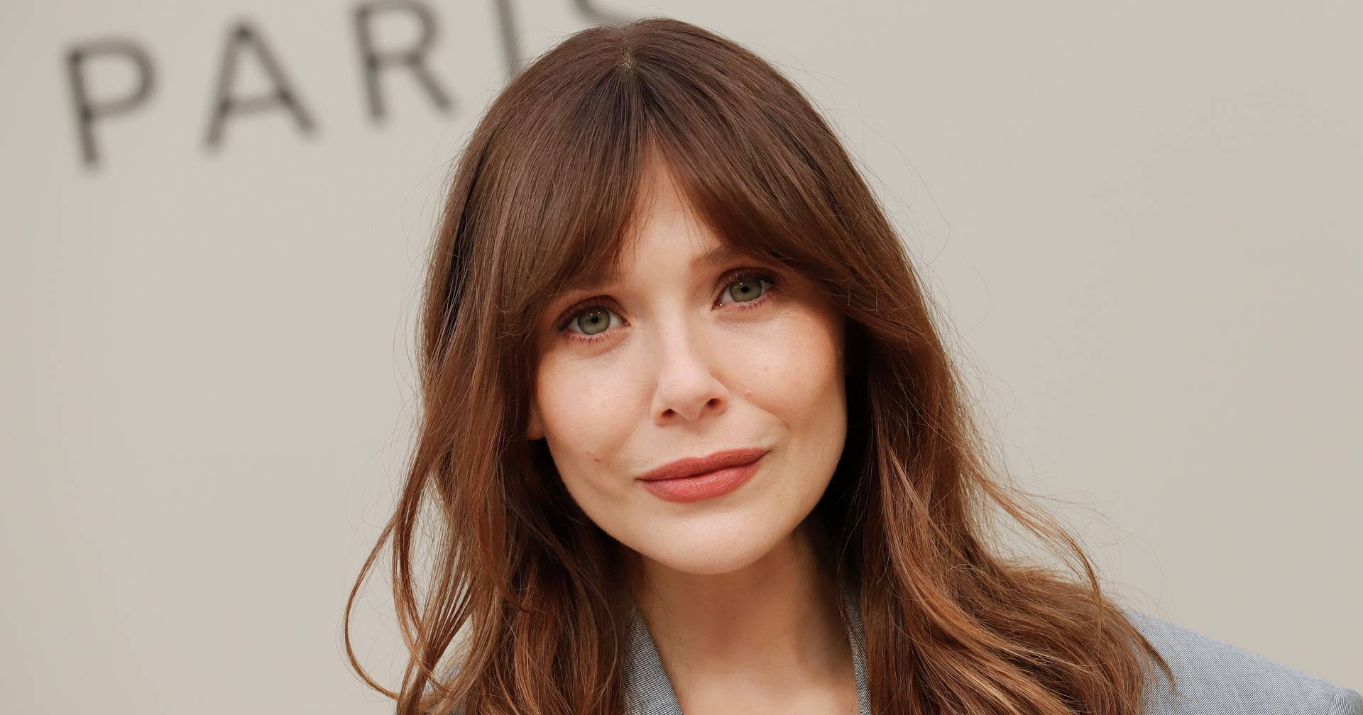 Atriz Elizabeth Olsen está grávida! Imagens da 'barriguinha' impressionam -  Fama Show