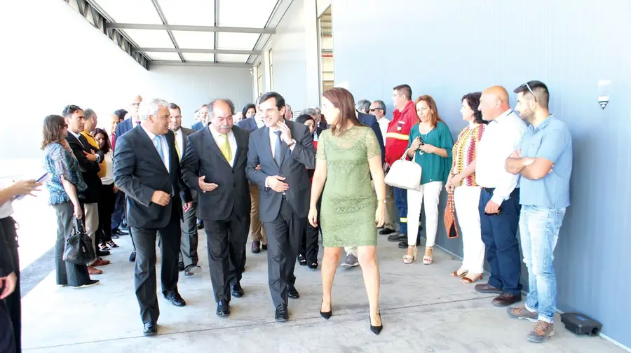 Incineradora de resíduos hospitalares e industriais já funciona no Relvão Incineradora de resíduos hospitalares e industriais já funciona no Relvão