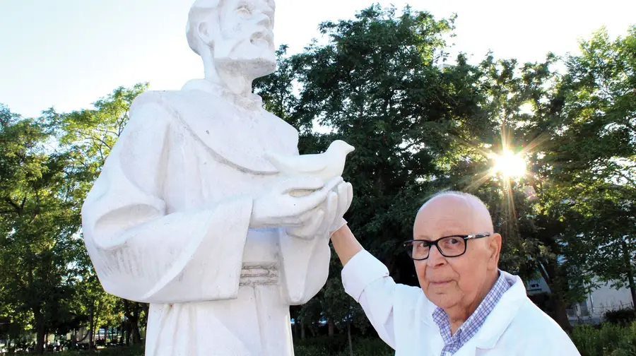 A pomba, o santo e a praga A pomba, o santo e a praga