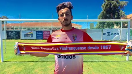 Tiago Martins é reforço do Vilafranquense para as próximas três épocas