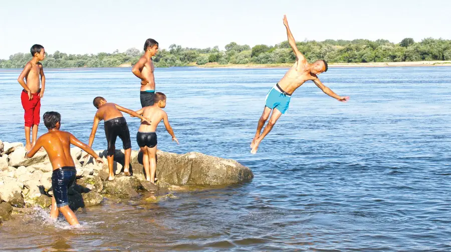Tejo ainda é um destino de Verão apesar da ameaça da poluição Tejo ainda é um destino de Verão apesar da ameaça da poluição