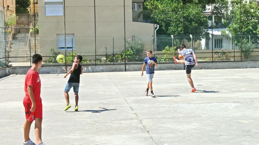 Vandalismo põe polidesportivos de Alverca fora de jogo Vandalismo põe polidesportivos de Alverca fora de jogo