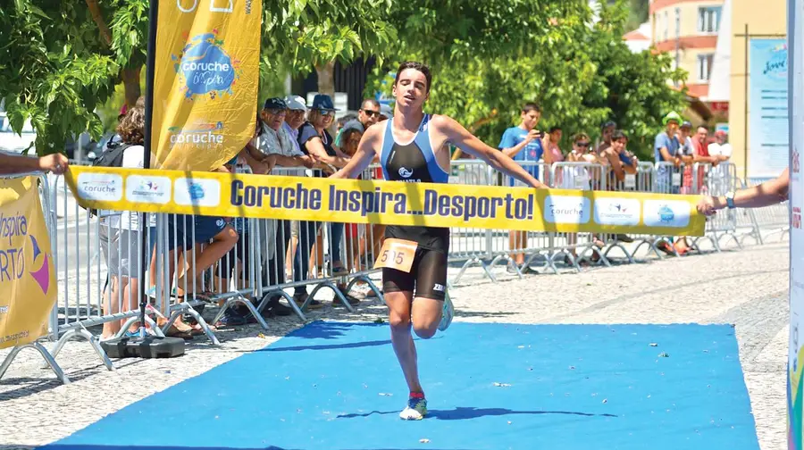 Escola de Triatlo de Torres Novas conquista títulos em Coruche