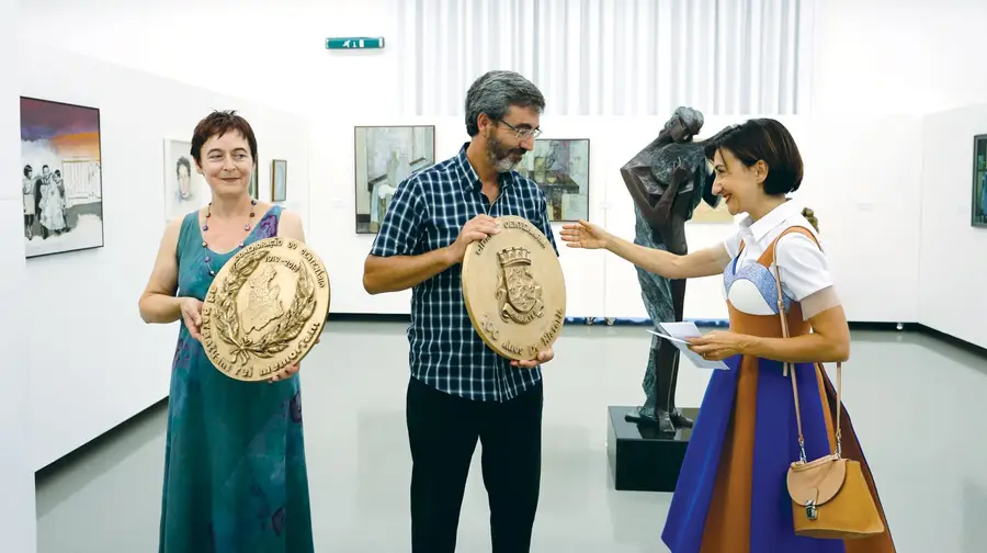 A exposição colectiva “100 anos de artes plásticas em Abrantes” A exposição colectiva “100 anos de artes plásticas em Abrantes”