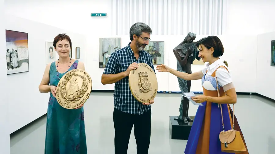 A exposição colectiva “100 anos de artes plásticas em Abrantes” A exposição colectiva “100 anos de artes plásticas em Abrantes”