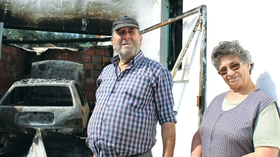 Homem encontrado morto num poço suspeito de incendiar a própria casa Homem encontrado morto num poço suspeito de incendiar a própria casa
