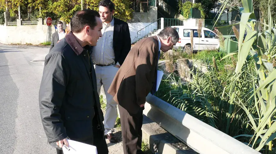Obras na estrada que liga Alhandra a Arruda só de forma faseada Obras na estrada que liga Alhandra a Arruda só de forma faseada