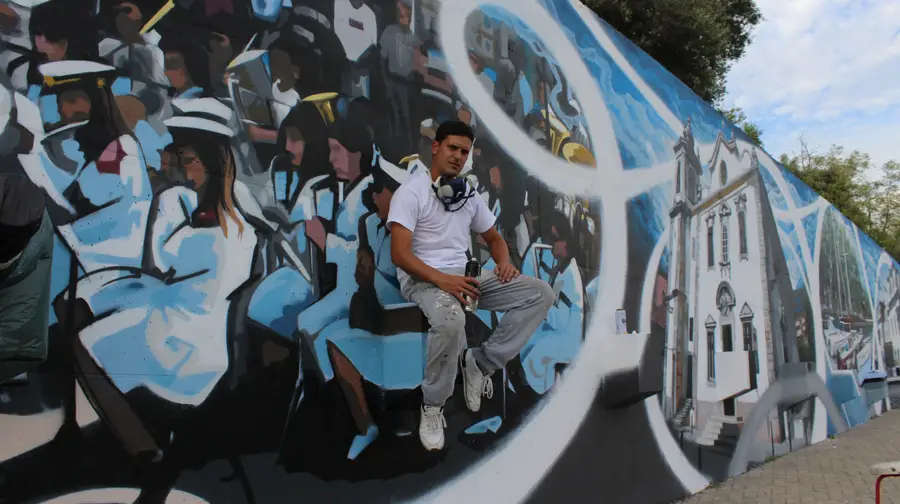 Mural em arte urbana à entrada de VFX