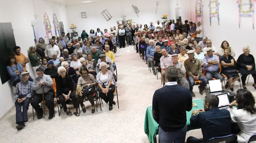 Providência cautelar para evitar fecho da Caixa Agrícola na Carregueira