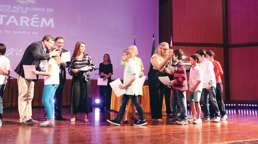 Seiscentos e um alunos dos 2.º e 3.º ciclos do ensino básico Seiscentos e um alunos dos 2.º e 3.º ciclos do ensino básico