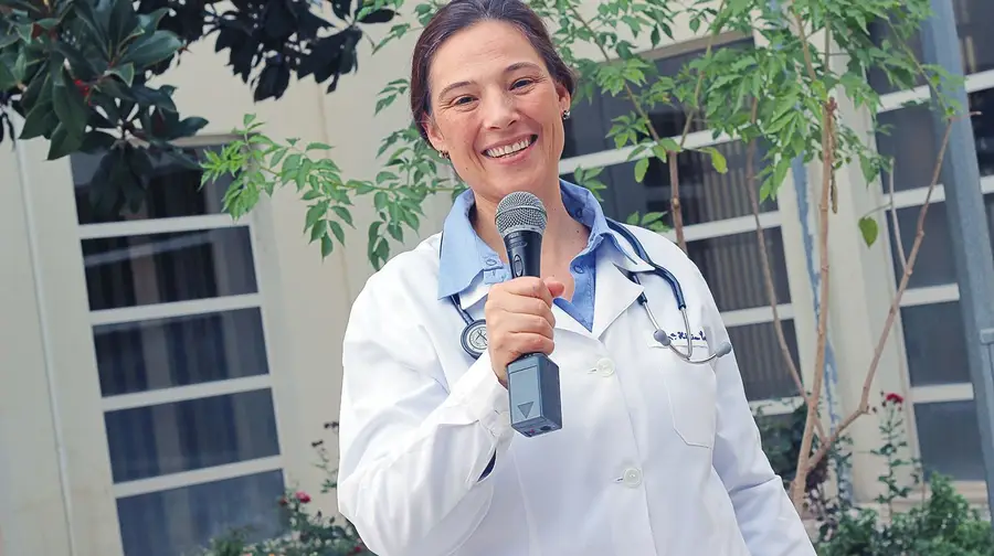 A arte de conciliar a paixão pela medicina com a paixão pelo canto A arte de conciliar a paixão pela medicina com a paixão pelo canto