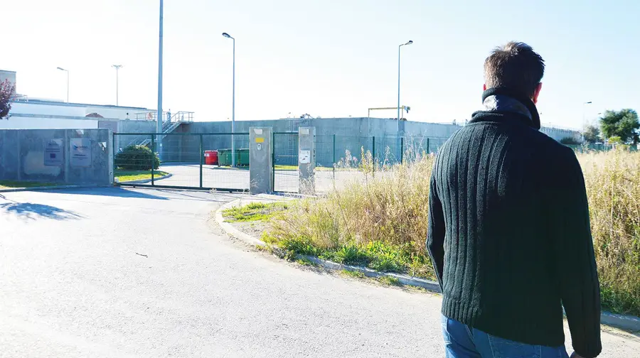 Moradores de Alverca queixam-se de maus cheiros junto a ETAR e zona ribeirinha Moradores de Alverca queixam-se de maus cheiros junto a ETAR e zona ribeirinha