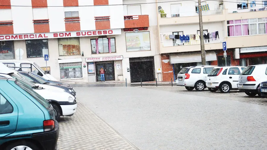 Estacionar o carro no Bom Sucesso é uma lotaria para quem lá vive