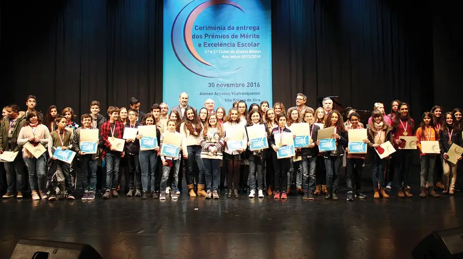 Alunos de Vila Franca de Xira premiados com diplomas de Mérito e Excelência