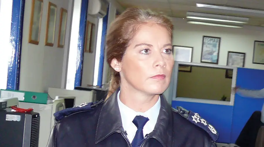 Paula Peneda é a primeira mulher polícia na direcção nacional da PSP Paula Peneda é a primeira mulher polícia na direcção nacional da PSP