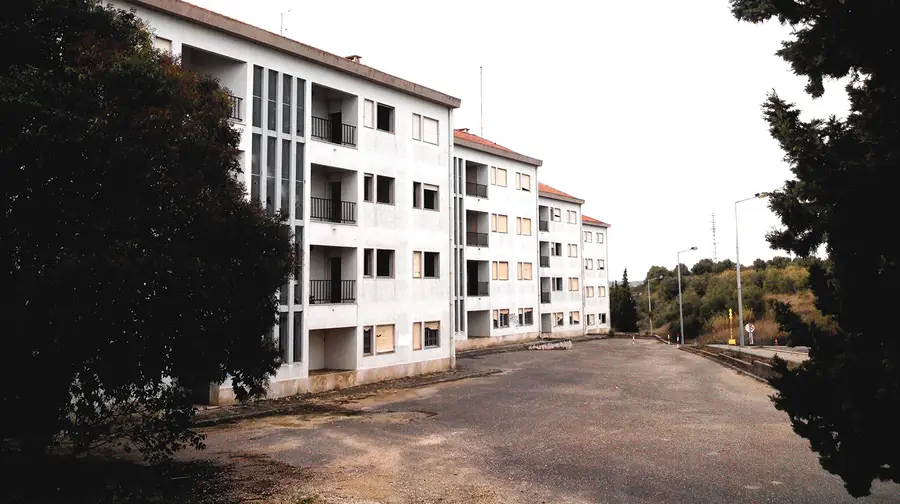 Câmara de Santarém põe antigos apartamentos da EPC à venda