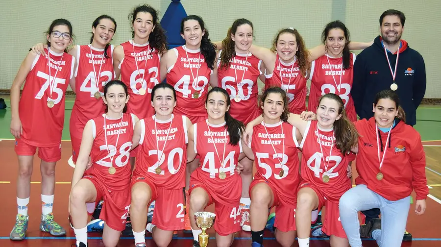 Juvenis femininas do Santarém Basket campeãs distritais