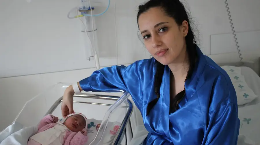 Primeiro bebé de Vila Franca de Xira nasceu aos dois segundos de 2017