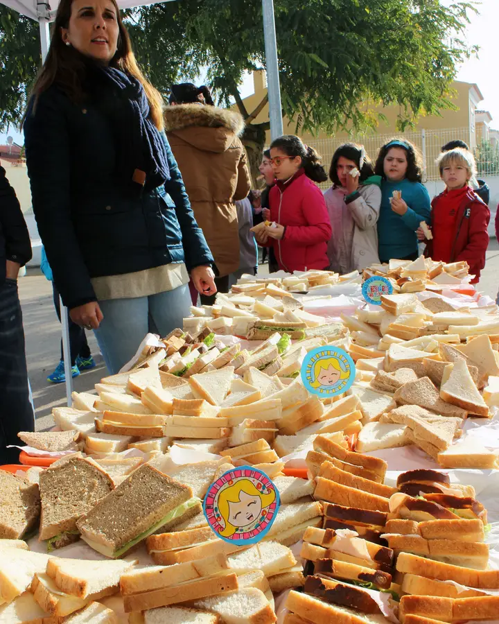 Lanche Saudável dos "Heróis da Fruta" no Centro Escolar dos Charcos em Almeirim
