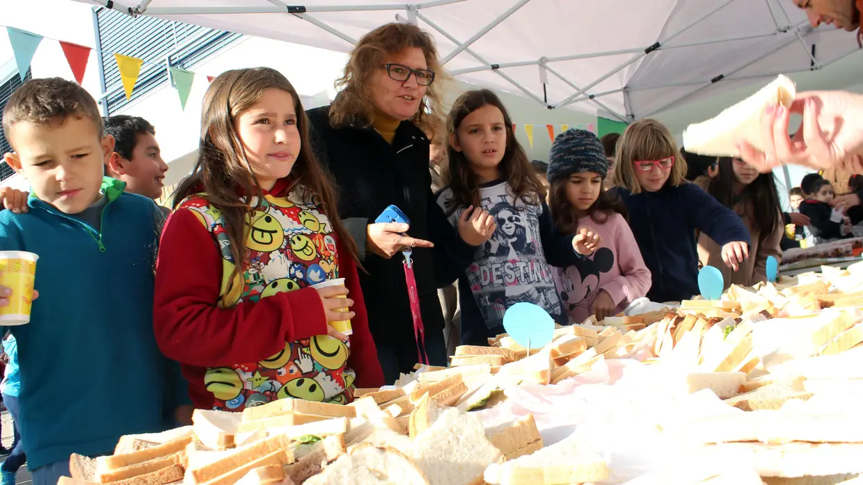 Lanche Saudável dos "Heróis da Fruta" no Centro Escolar dos Charcos em Almeirim