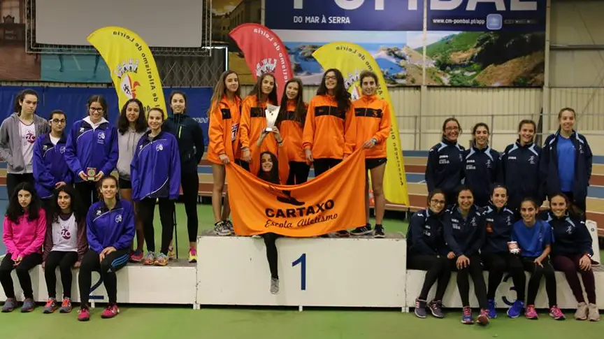 Meninas da Escola de Atletismo do Cartaxo vencem distrital de pista coberta