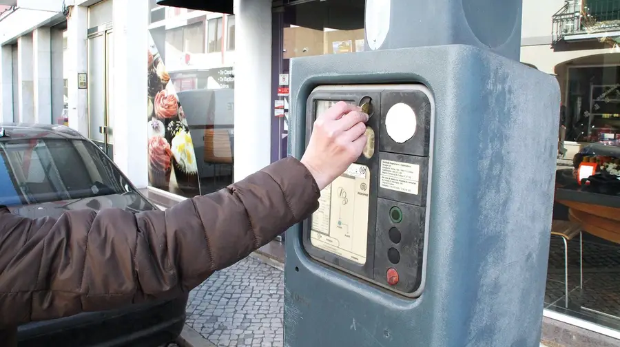 Almeirim cidade livre de estacionamento pago enquanto Pedro Ribeiro mandar