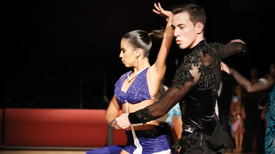 Está o baile armado Está o baile armado