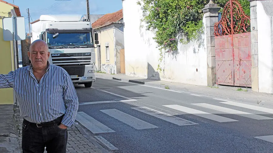 Circulação de camiões no Vale de Santarém continua a perturbar moradores Circulação de camiões no Vale de Santarém continua a perturbar moradores