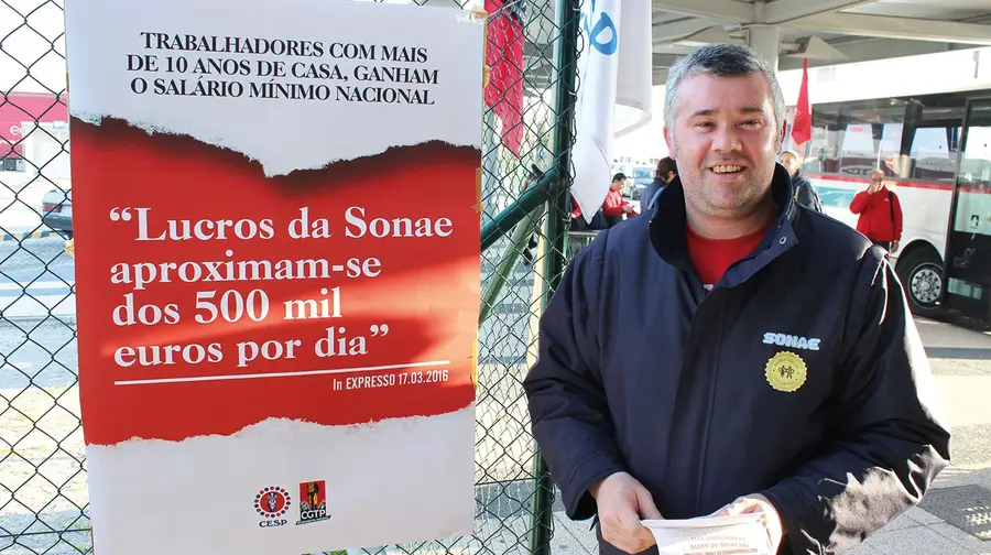 Luta contra a precariedade laboral em frente à Sonae em Azambuja