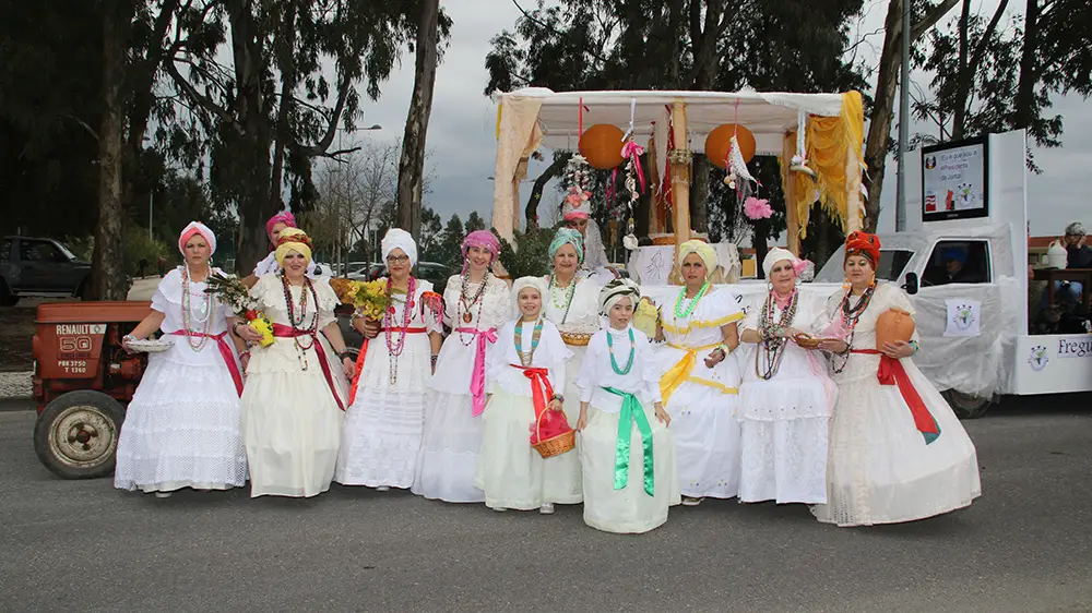 Desfile do corso carnavalesco em Alpiarça