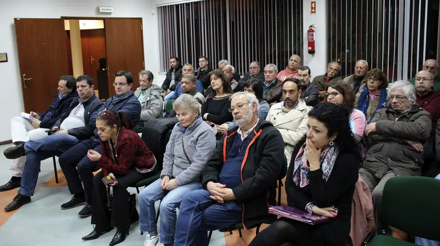 Vítimas de legionella exigem justiça mas não querem encerramento da fábrica