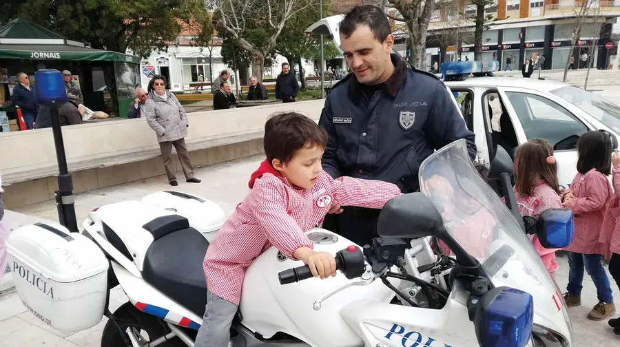 Crianças foram conhecer os agentes de protecção civil do Cartaxo